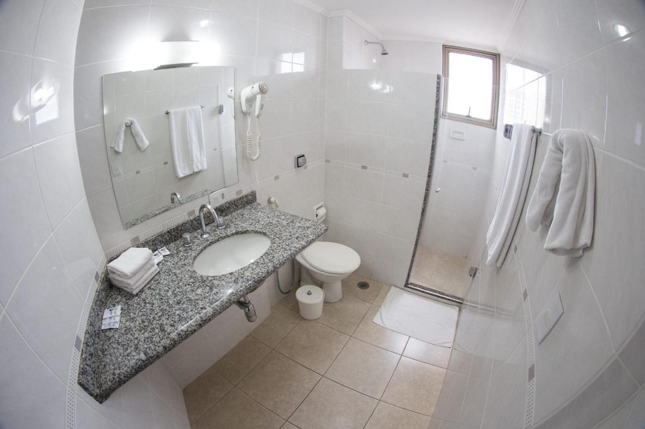 Font Inn Араракуара Екстер'єр фото
